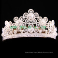 Corona de diamantes nupciales de la tiara del diseño hermoso de la flor